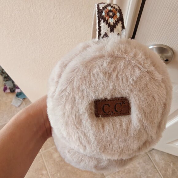 Aztec Earmuffs - Picture 4 of 4